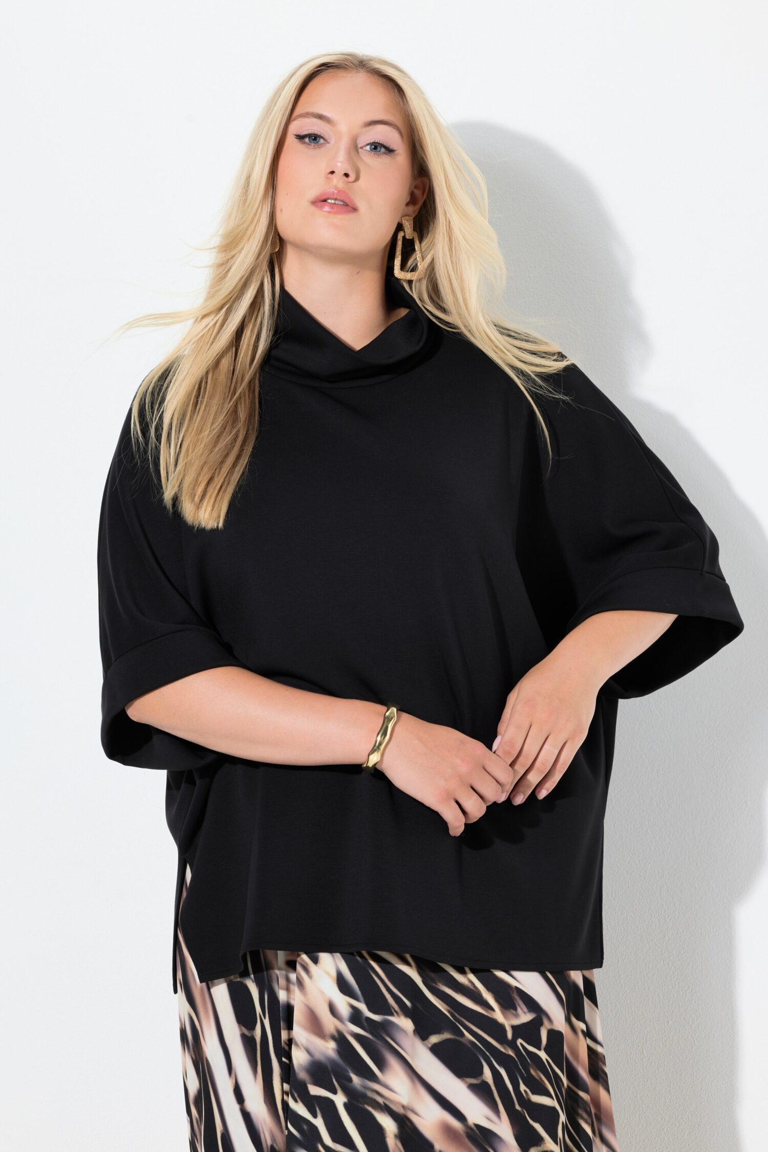 Μπλούζα oversized με όρθιο γιακά και 3/4 μανίκια