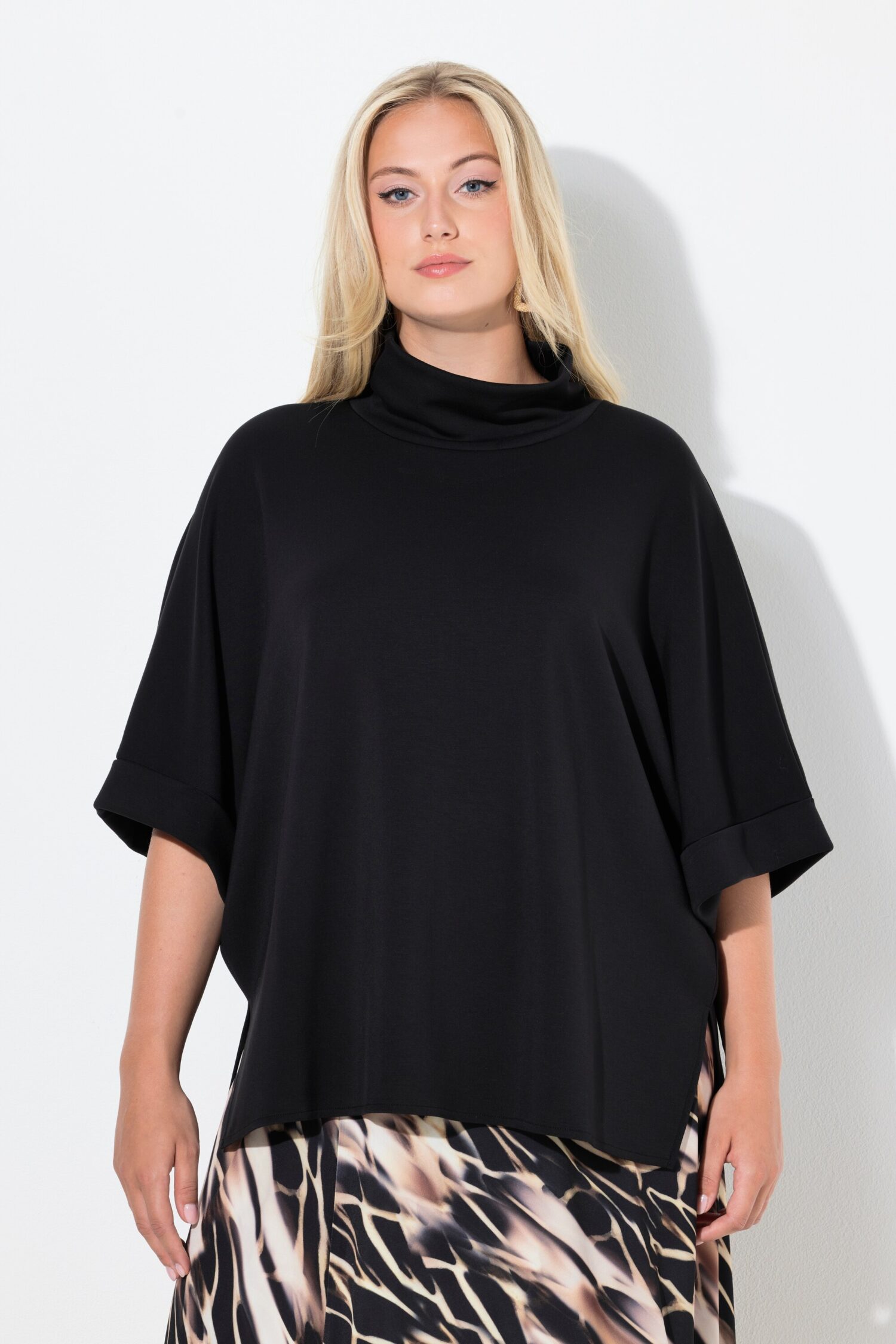 Μπλούζα oversized με όρθιο γιακά και 3/4 μανίκια