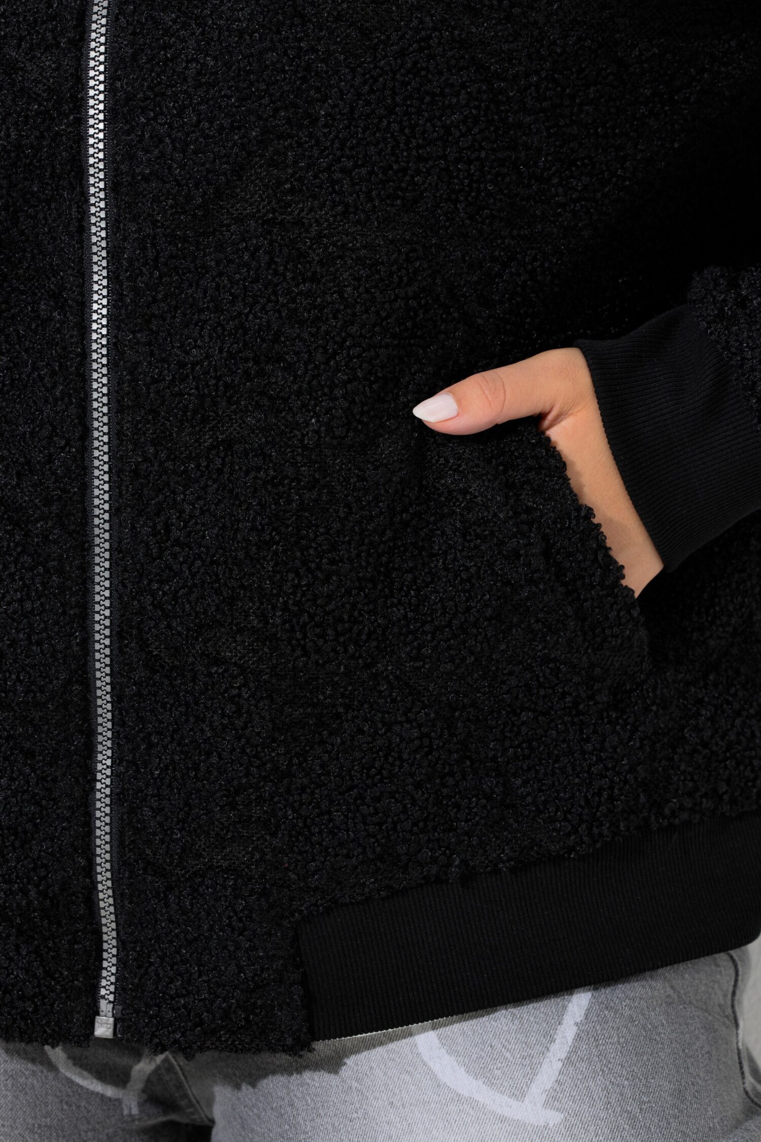 Μπουφάν με κλασική εφαρμογή, από teddy fleece με ανάγλυφο σχέδιο