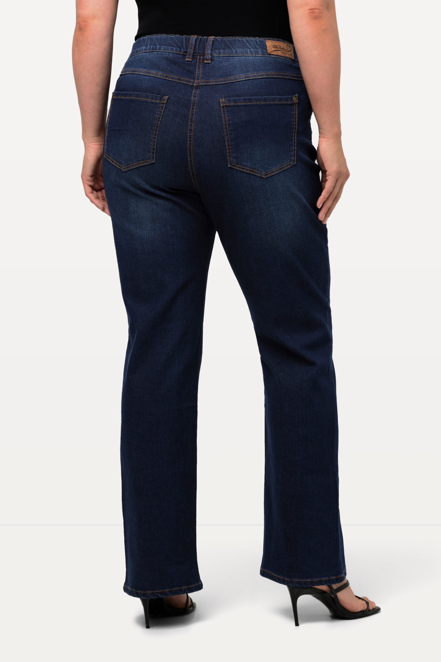 Παντελόνι τζιν bootcut, σε άνετη, ίσια γραμμή