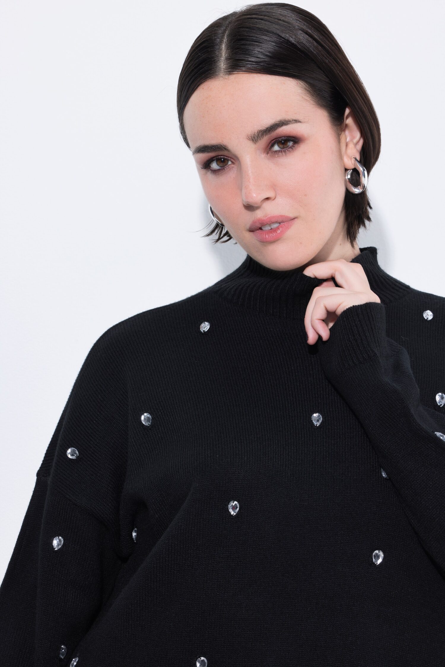 Πουλόβερ oversized με διακοσμητικές πέτρες στο μπροστινό μέρος