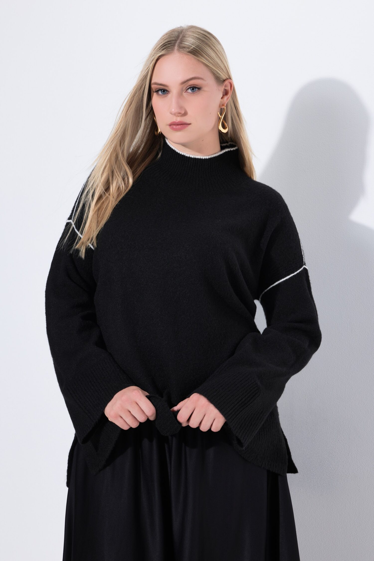 Πουλόβερ oversized με διακοσμητικές ραφές