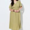 Φόρεμα μάξι με λαιμόκοψη V, wrap look και ζώνη στη μέση