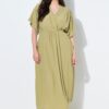 Φόρεμα μάξι με λαιμόκοψη V, wrap look και ζώνη στη μέση