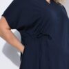 Φόρεμα με λαιμόκοψη τουνίκ και σούρα στο πλάι