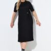 Φόρεμα μίντι oversized με ντραπέ και μικρό μεταλλικό κούμπωμα στη μέση