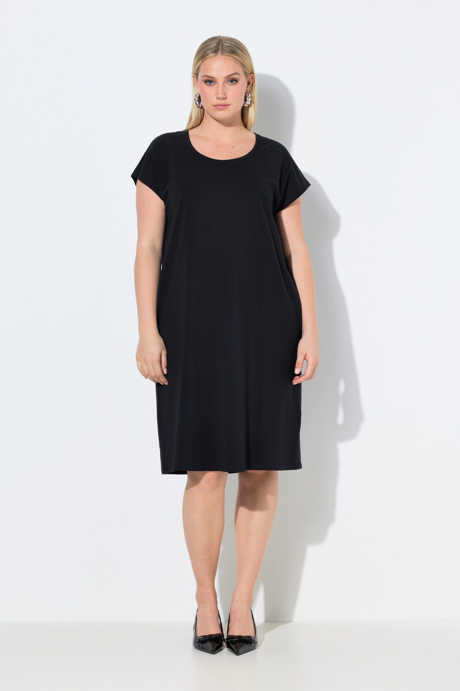 Φόρεμα oversized, σχέδιο με στρας στον ώμο