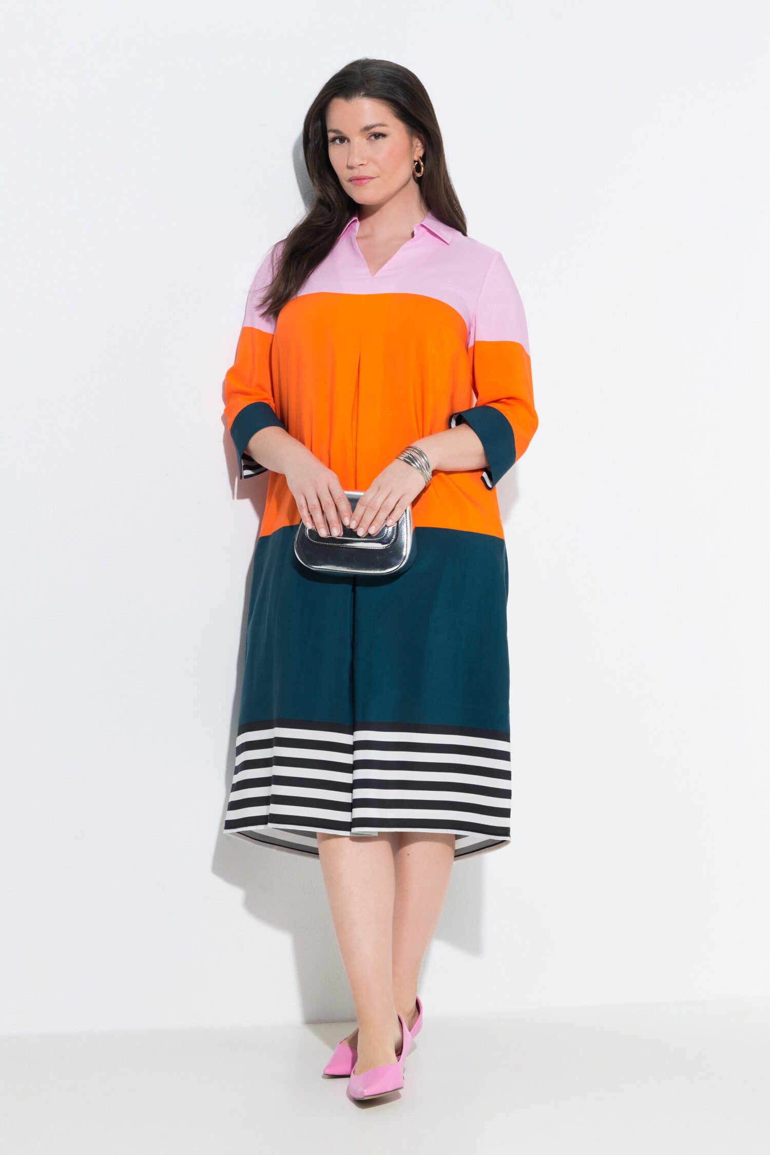 Φόρεμα σε γραμμή Α με color blocking και μανίκια 3/4