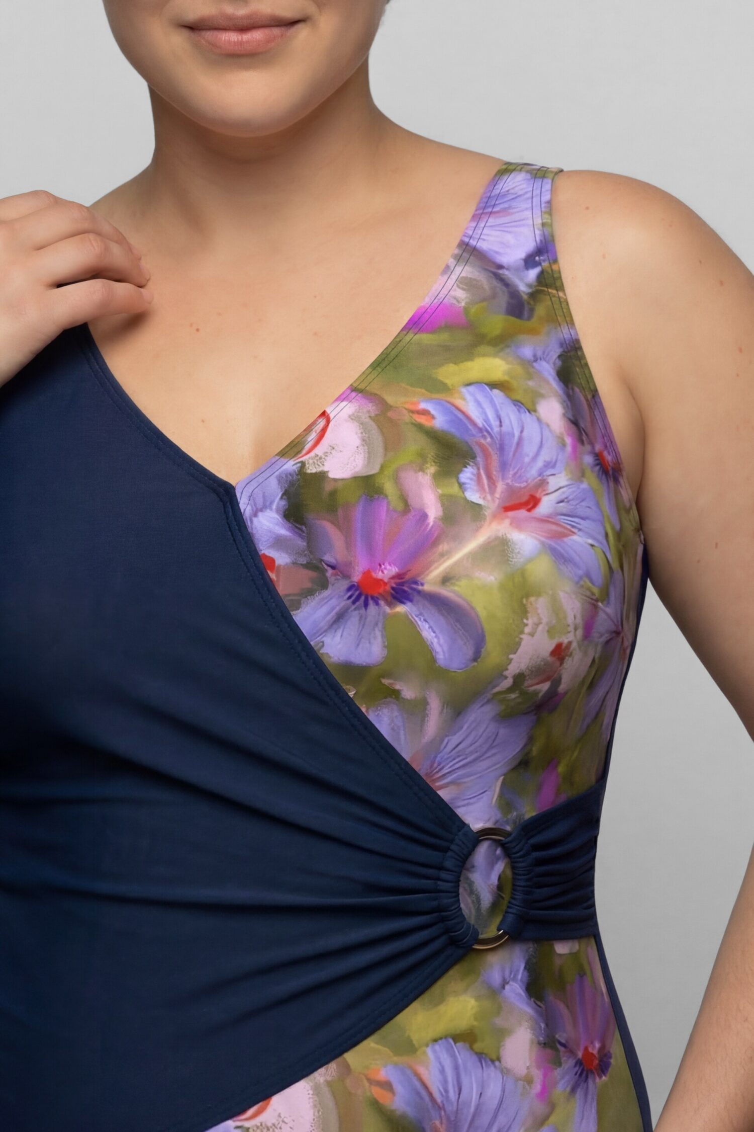 Μαγιό ολόσωμο με wrap look και διακοσμητικό κρίκο