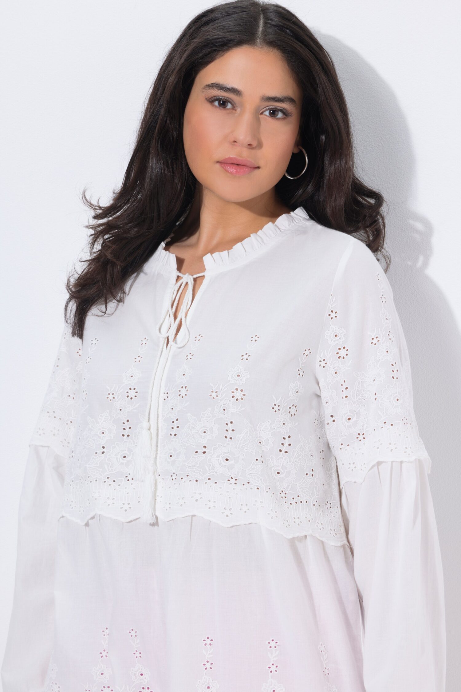 Μπλούζα boho με κέντημα και μακριά μανίκια
