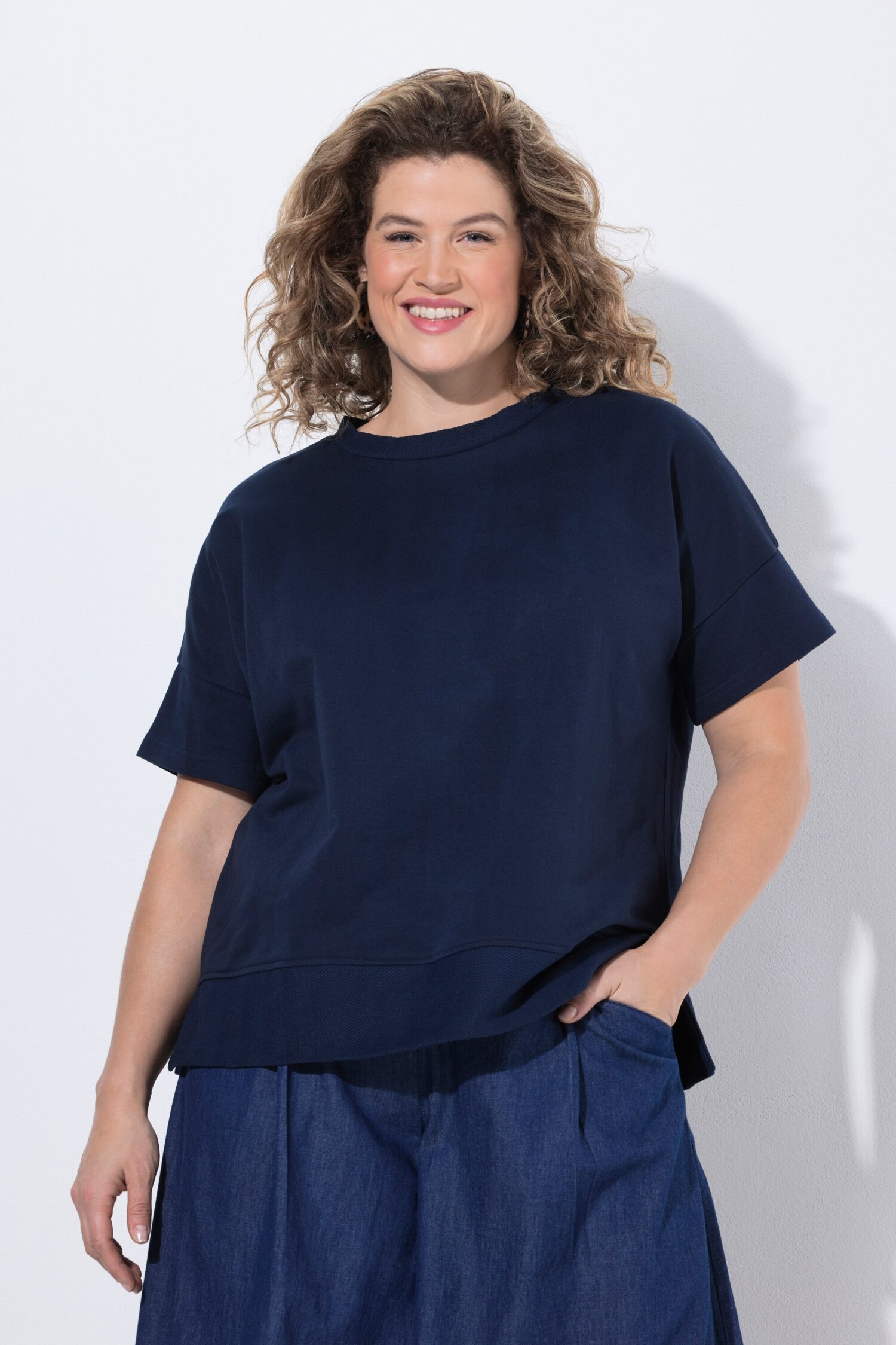 Μπλούζα φούτερ oversized με πλαϊνά σκισίματα
