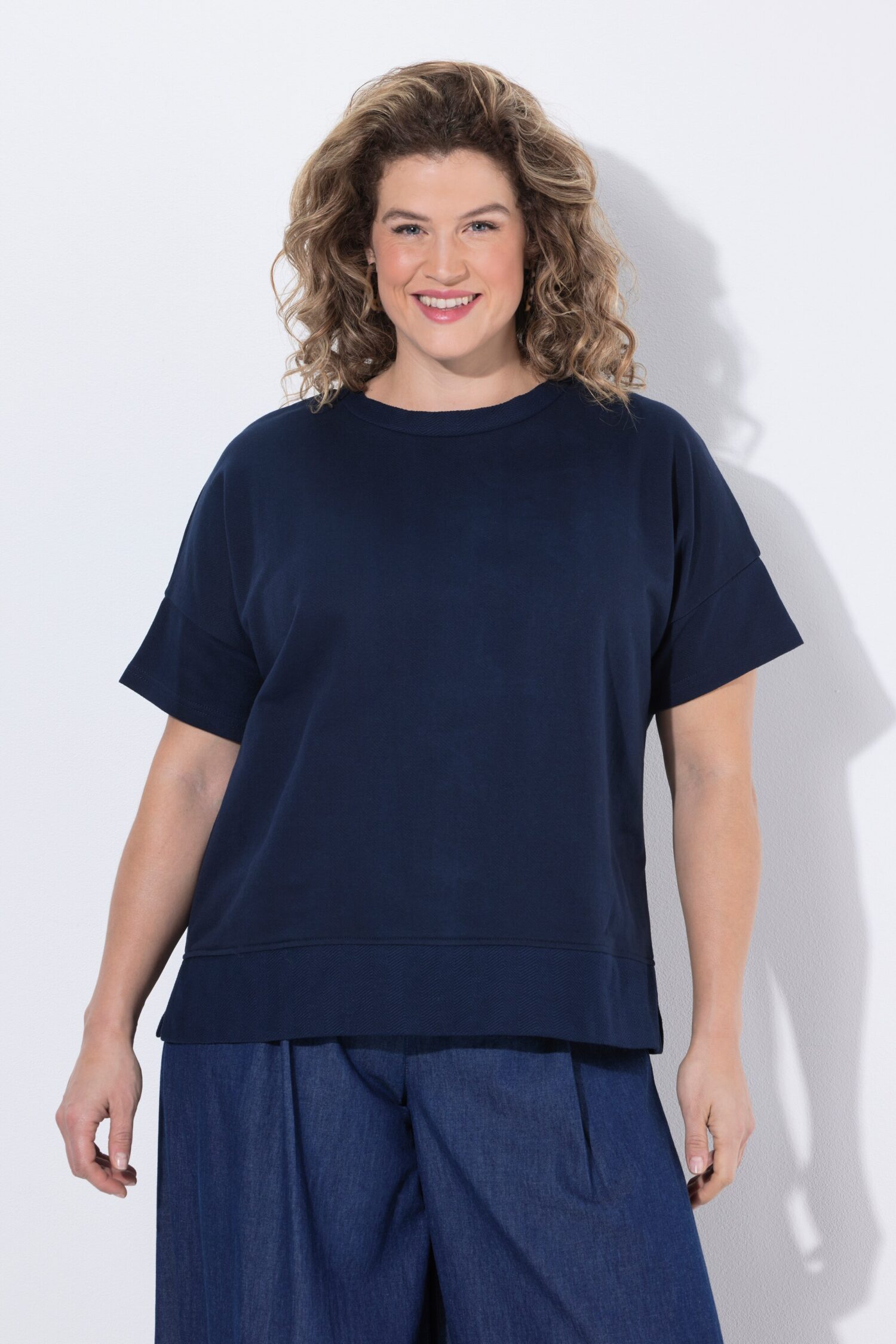 Μπλούζα φούτερ oversized με πλαϊνά σκισίματα