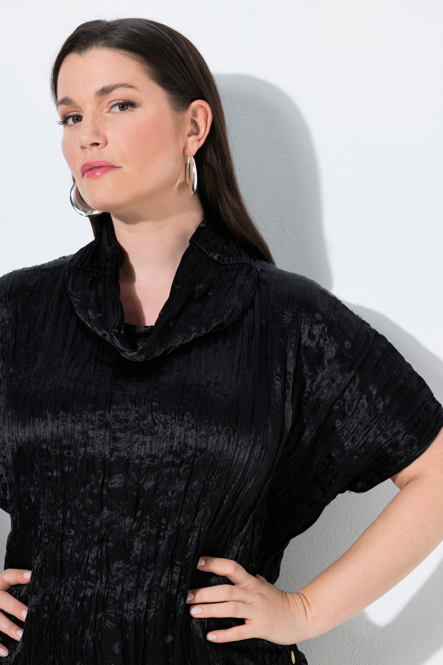 Μπλούζα oversized με crinkle λεπτομέρειες με φαρδύ γιακά