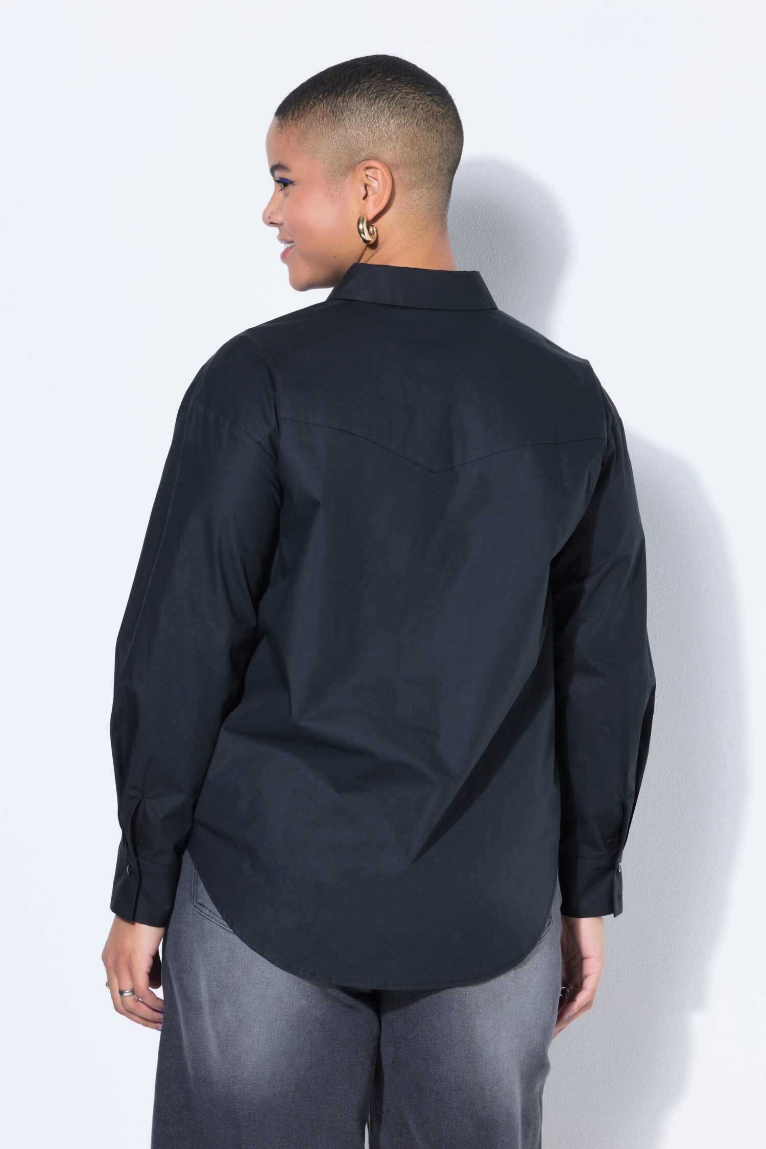 Πουκάμισο oversized με διακοσμητικές λεπτομέρειες και χαμηλούς ώμους