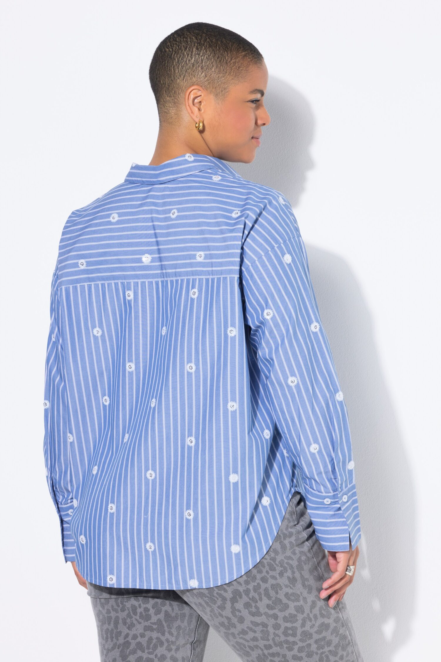 Πουκάμισο oversized, ριγέ με φλοράλ σχέδιο από παγιέτες