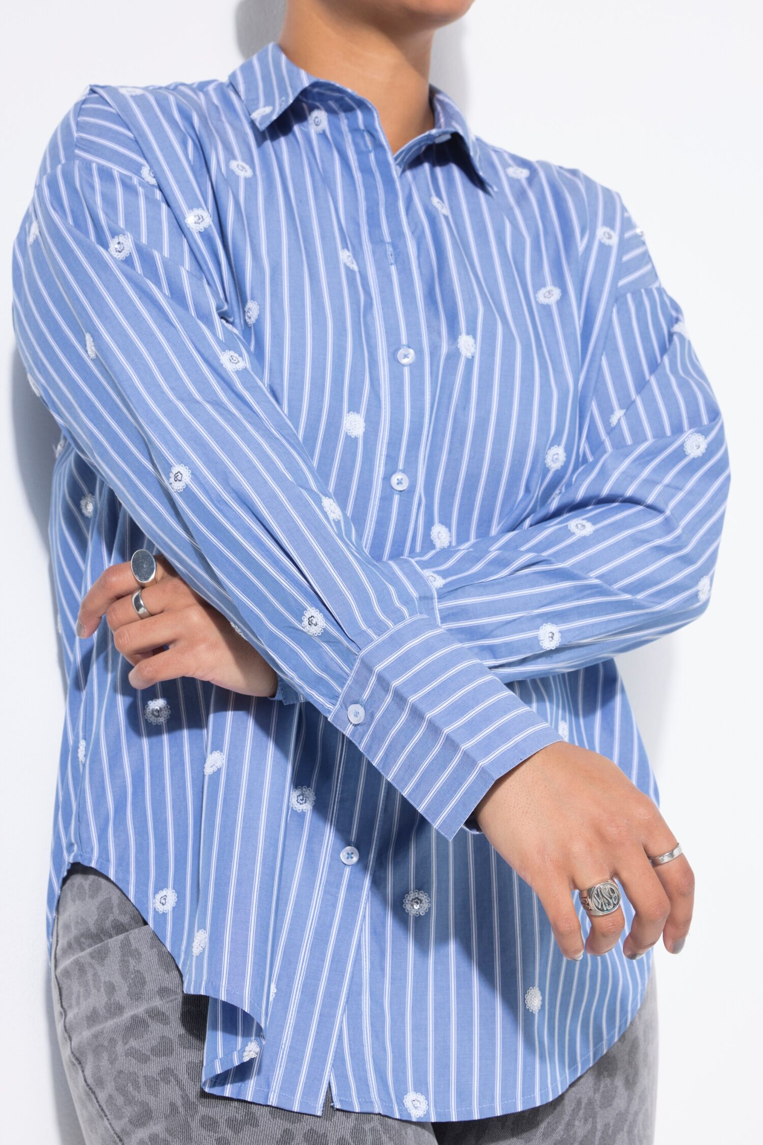 Πουκάμισο oversized, ριγέ με φλοράλ σχέδιο από παγιέτες
