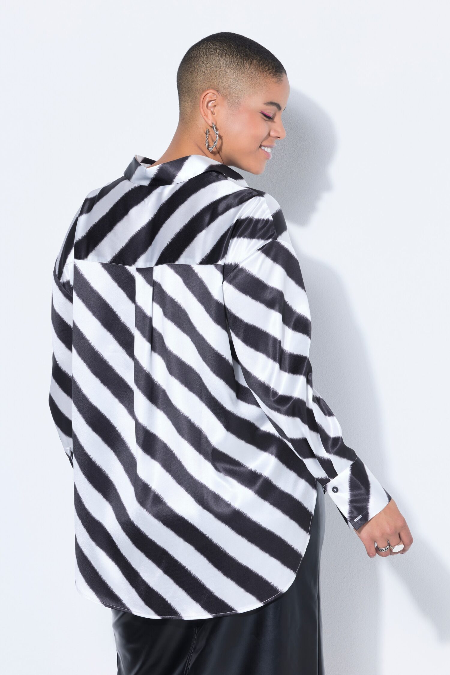 Πουκάμισο σατέν, oversized με διαγώνιες ρίγες