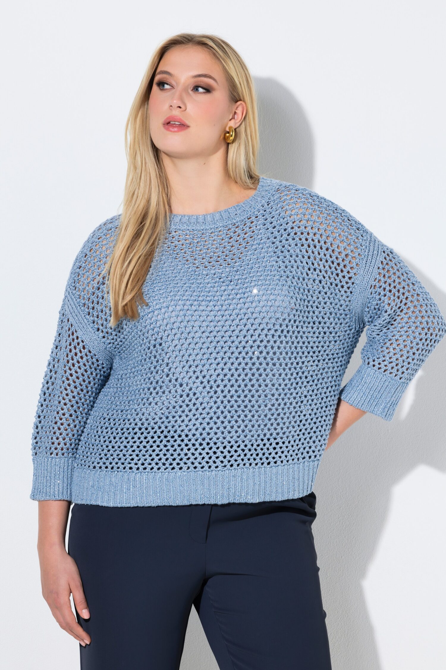 Πουλόβερ oversized με mini παγιέτες και μανίκια 3/4