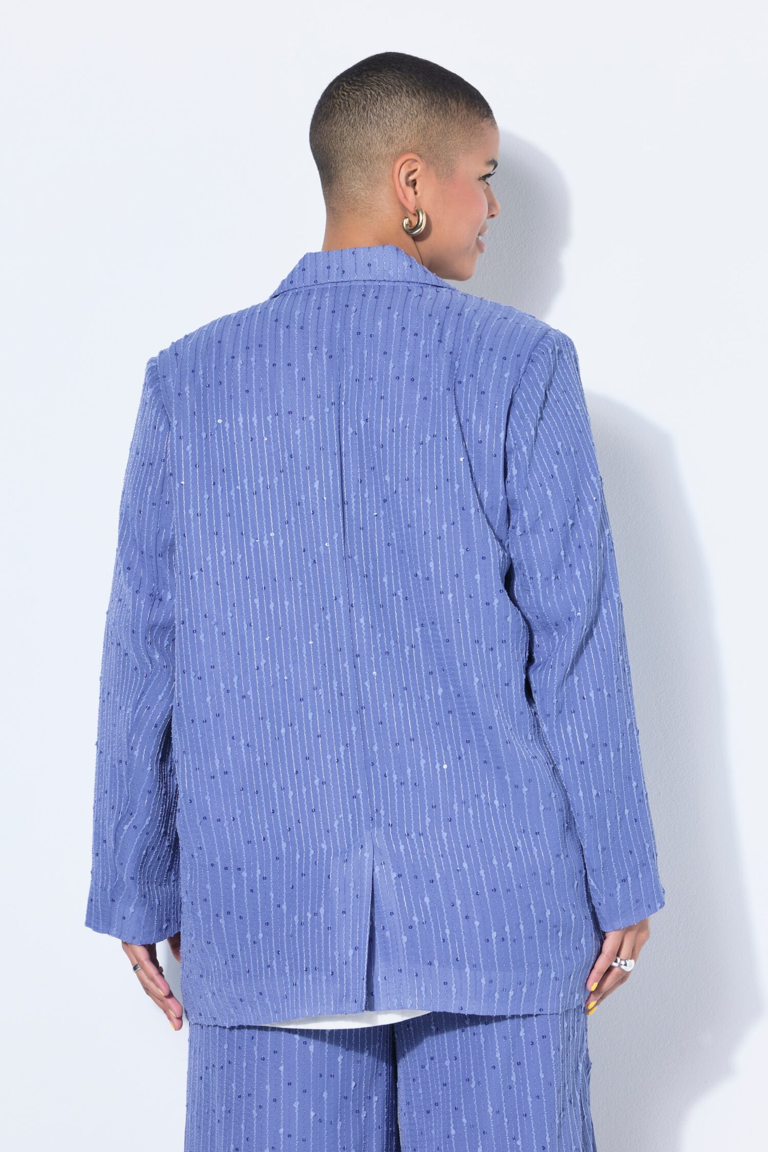 Σακάκι oversized με διακριτικές παγιέτες