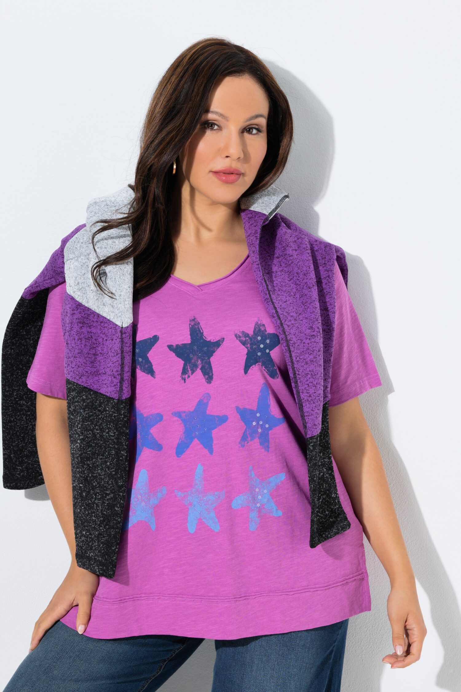 T-shirt με τύπωμα stars και κλασική εφαρμογή