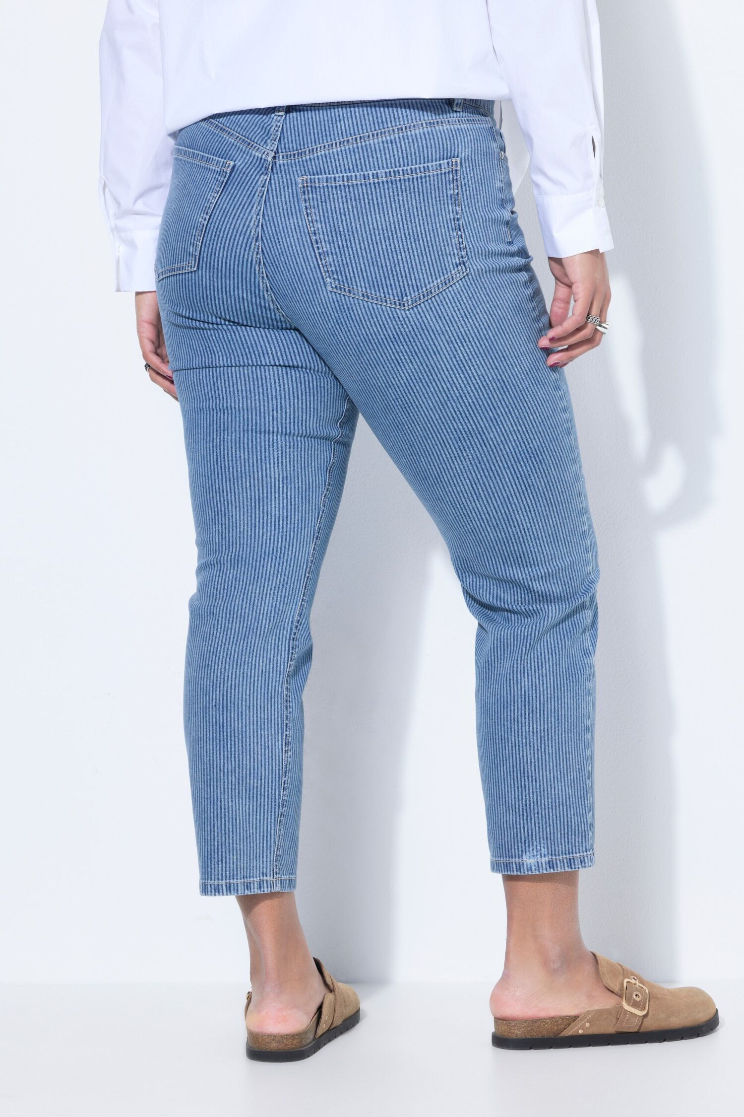 Τζιν παντελόνι mom fit, ριγέ με χαλαρή εφαρμογή