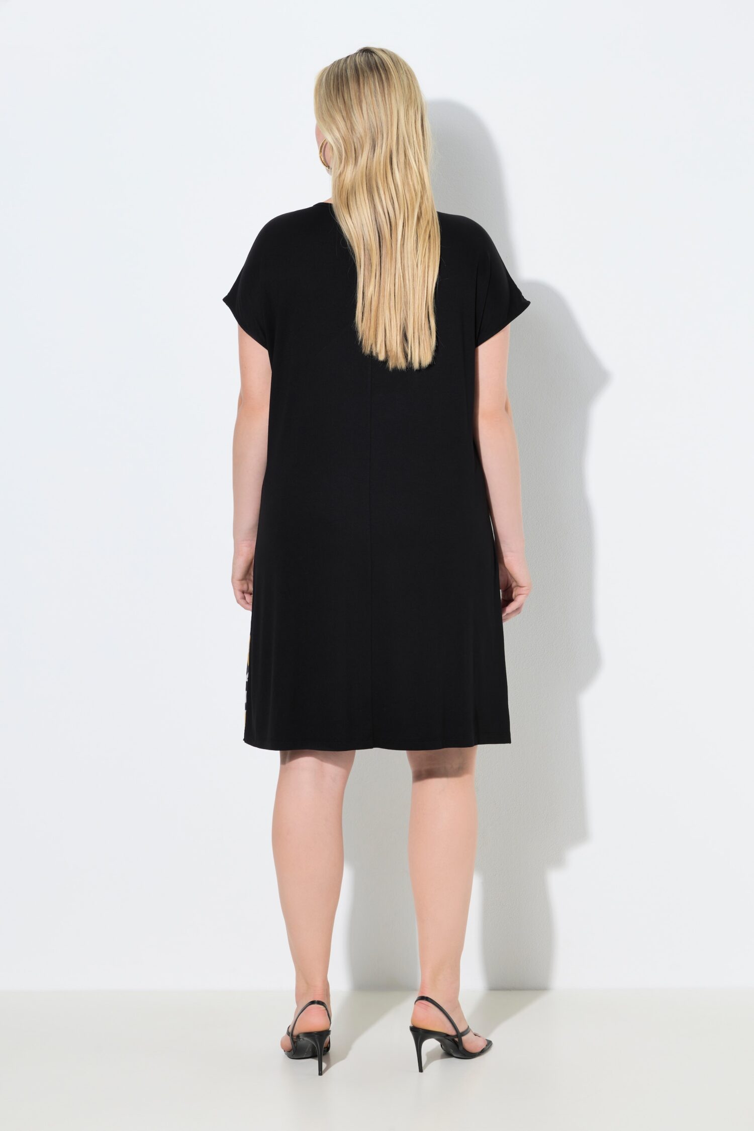 Φόρεμα oversized με ένθετο ύφασμα
