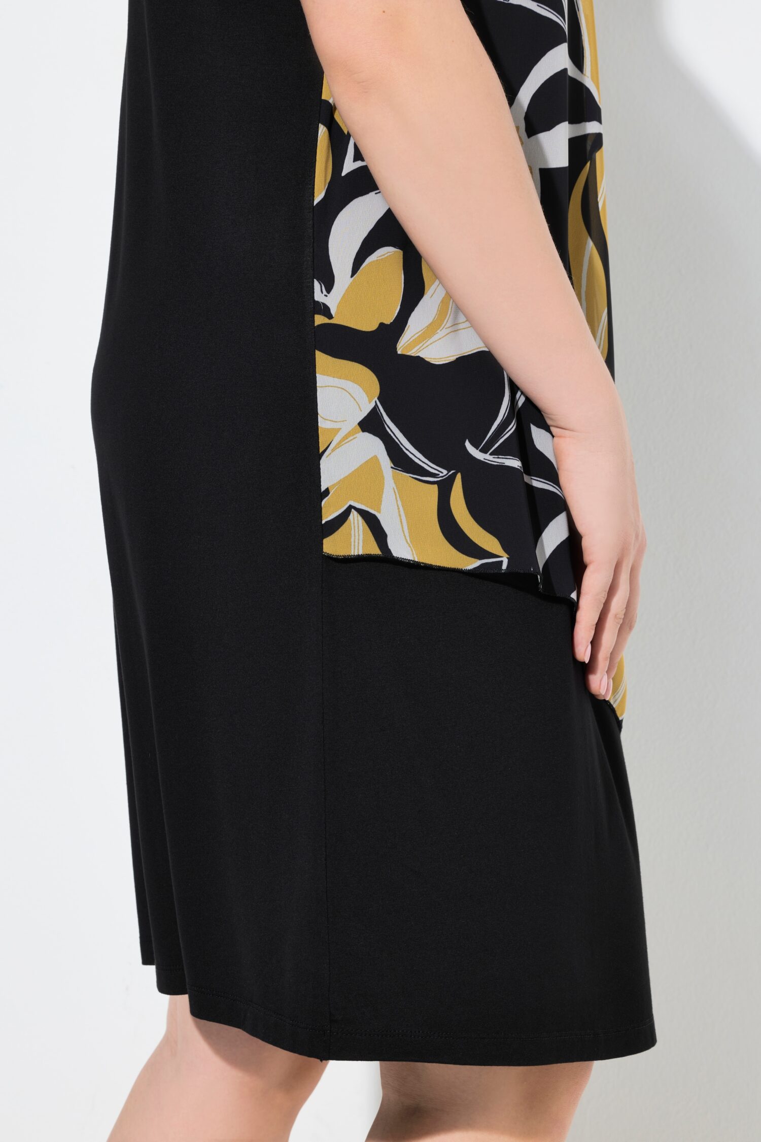 Φόρεμα oversized με ένθετο ύφασμα