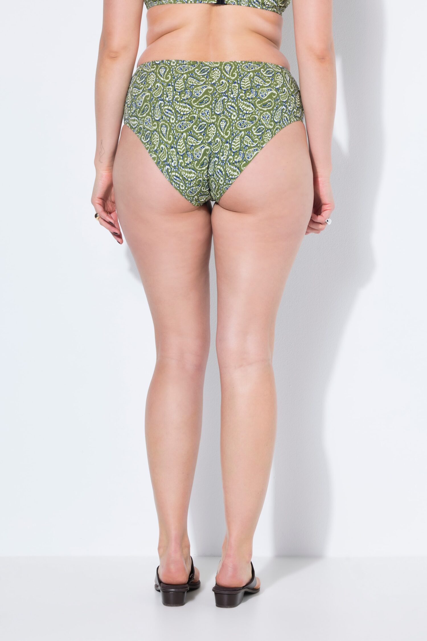 Μπικίνι σλιπ ψηλόμεσο με paisley print