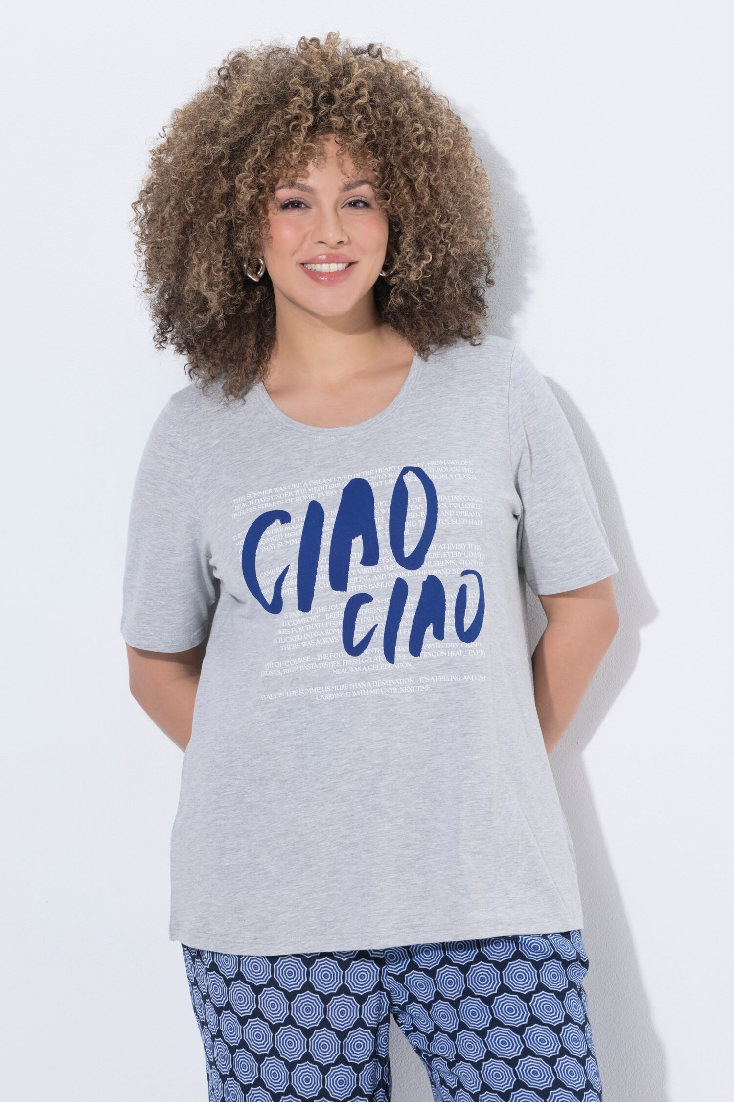 Μπλούζα "Ciao Ciao" με στρογγυλή λαιμόκοψη και κοντά μανίκια