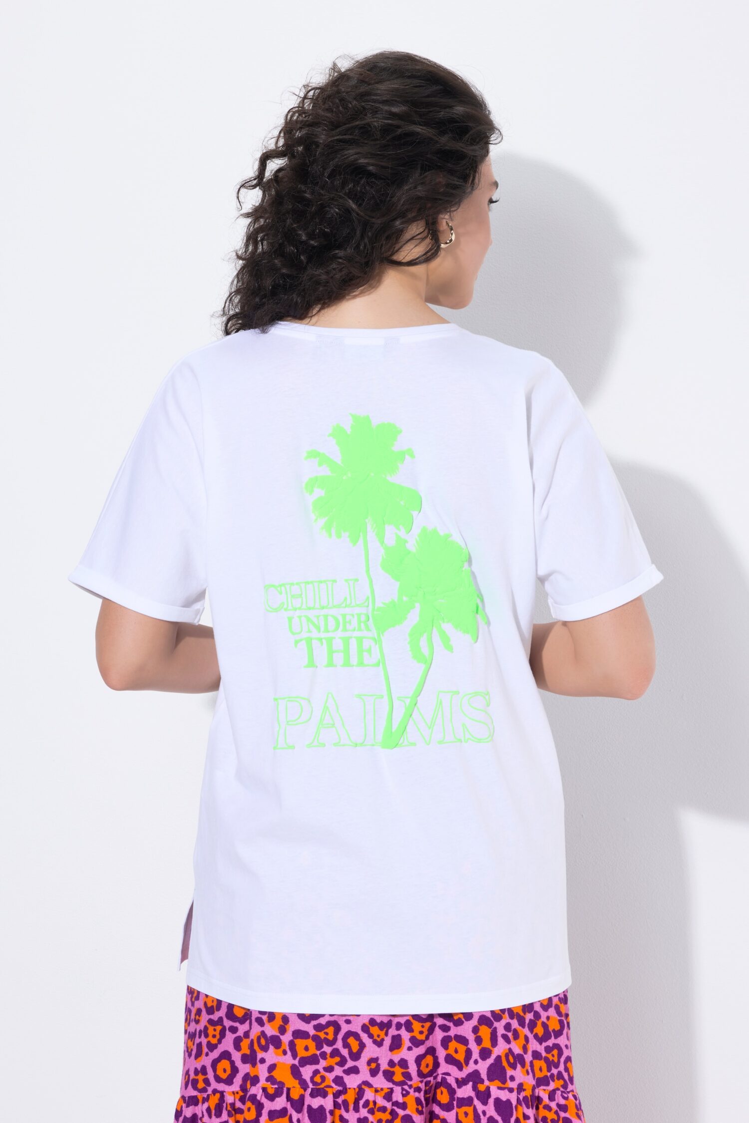 Μπλούζα oversized με κοντά μανίκια και κέντημα στην πλάτη