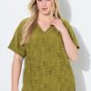 Μπλούζα oversized με λαιμόκοψη V και κοντά μανίκια
