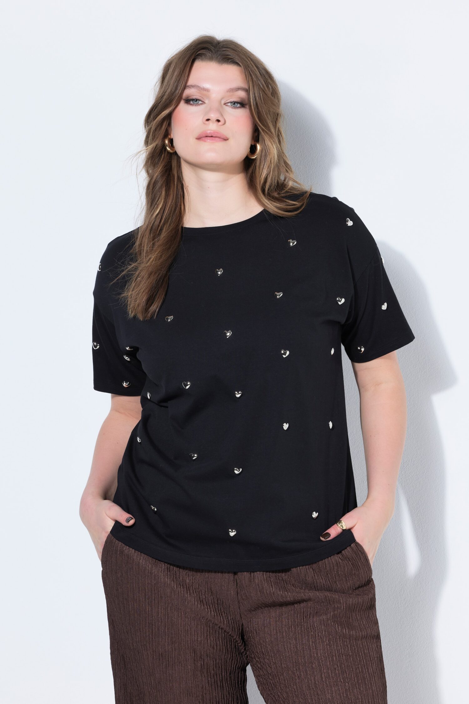 Μπλούζα oversized με μεταλλικές καρδιές