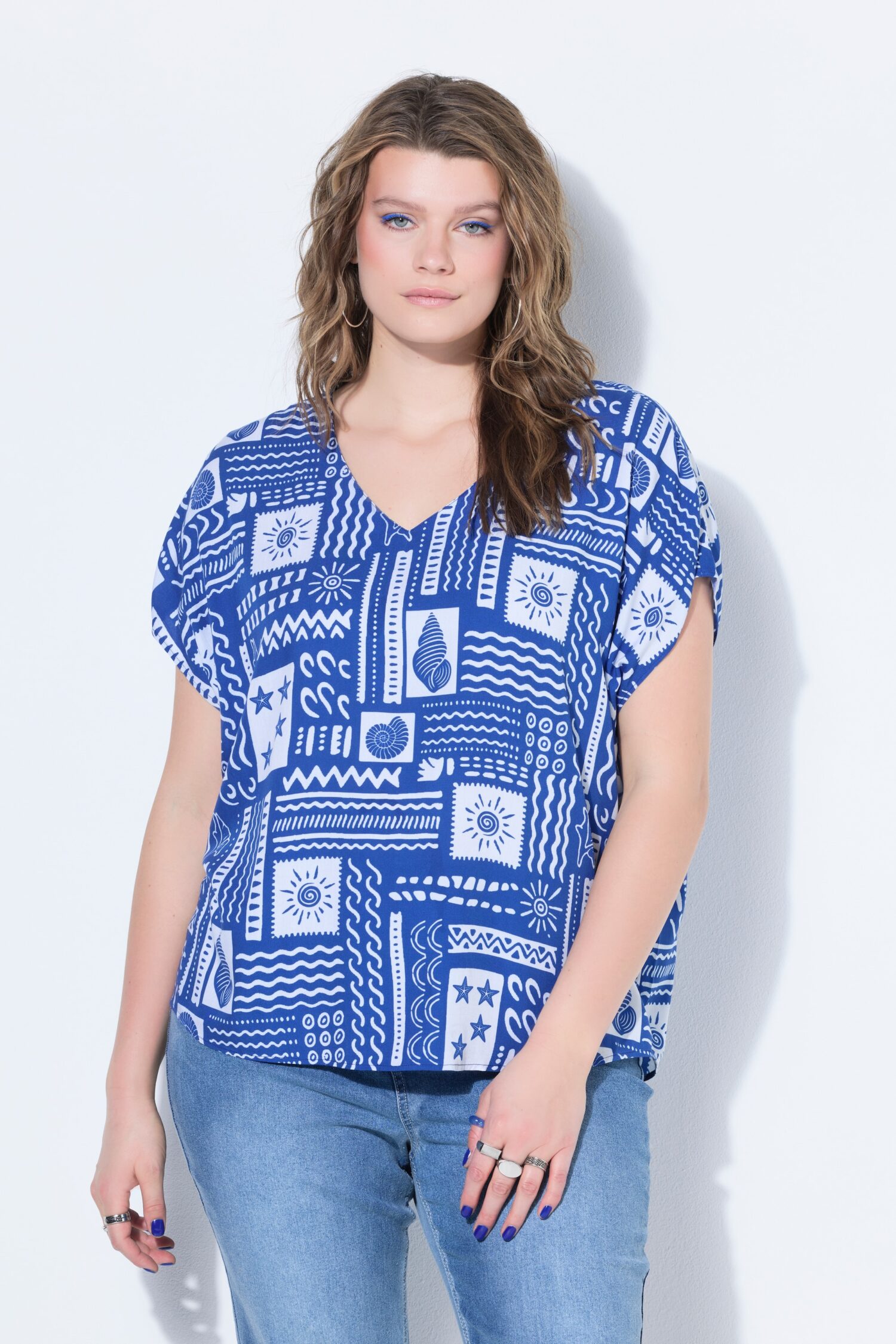 Μπλούζα oversized με tile print και κοντά μανίκια