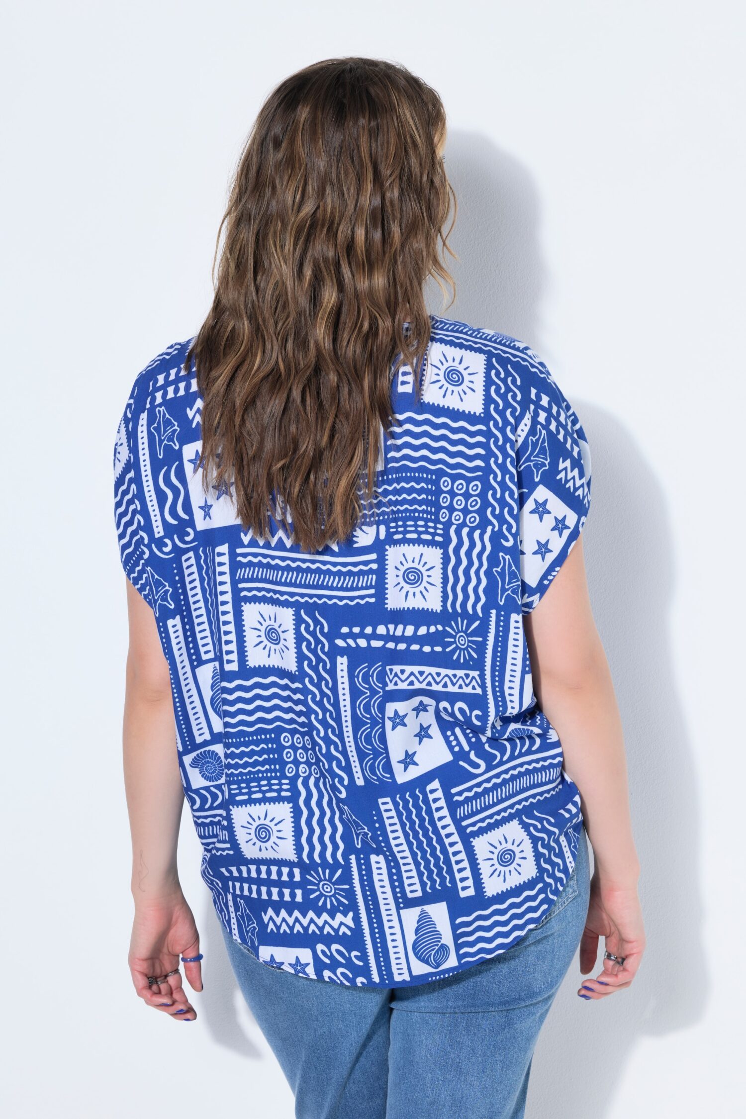 Μπλούζα oversized με tile print και κοντά μανίκια