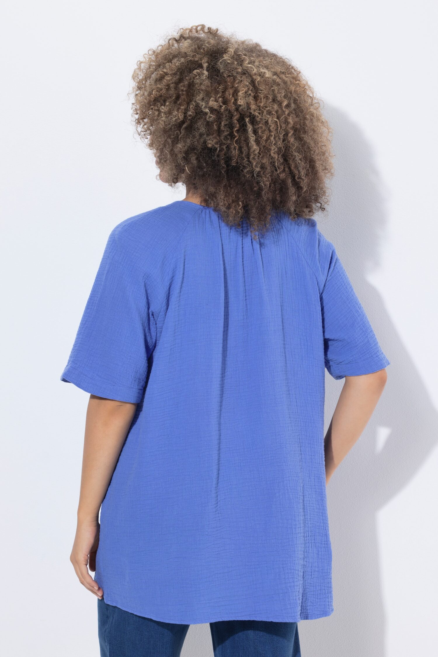 Μπλούζα oversized σε γραμμή Α με πιέτες και κοντά μανίκια