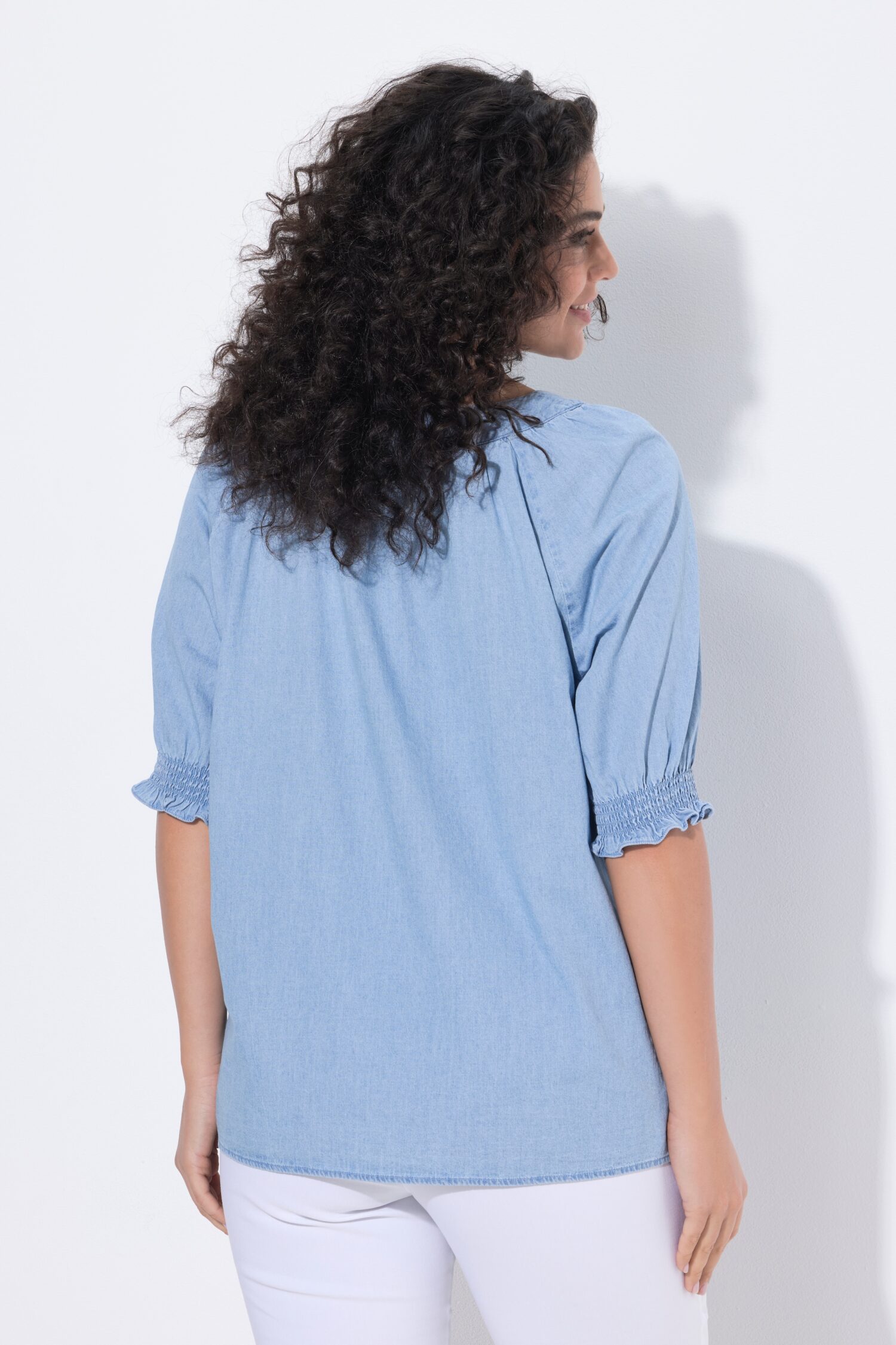 Μπλούζα σε denim look με λαιμόκοψη τουνίκ και κοντά μανίκια