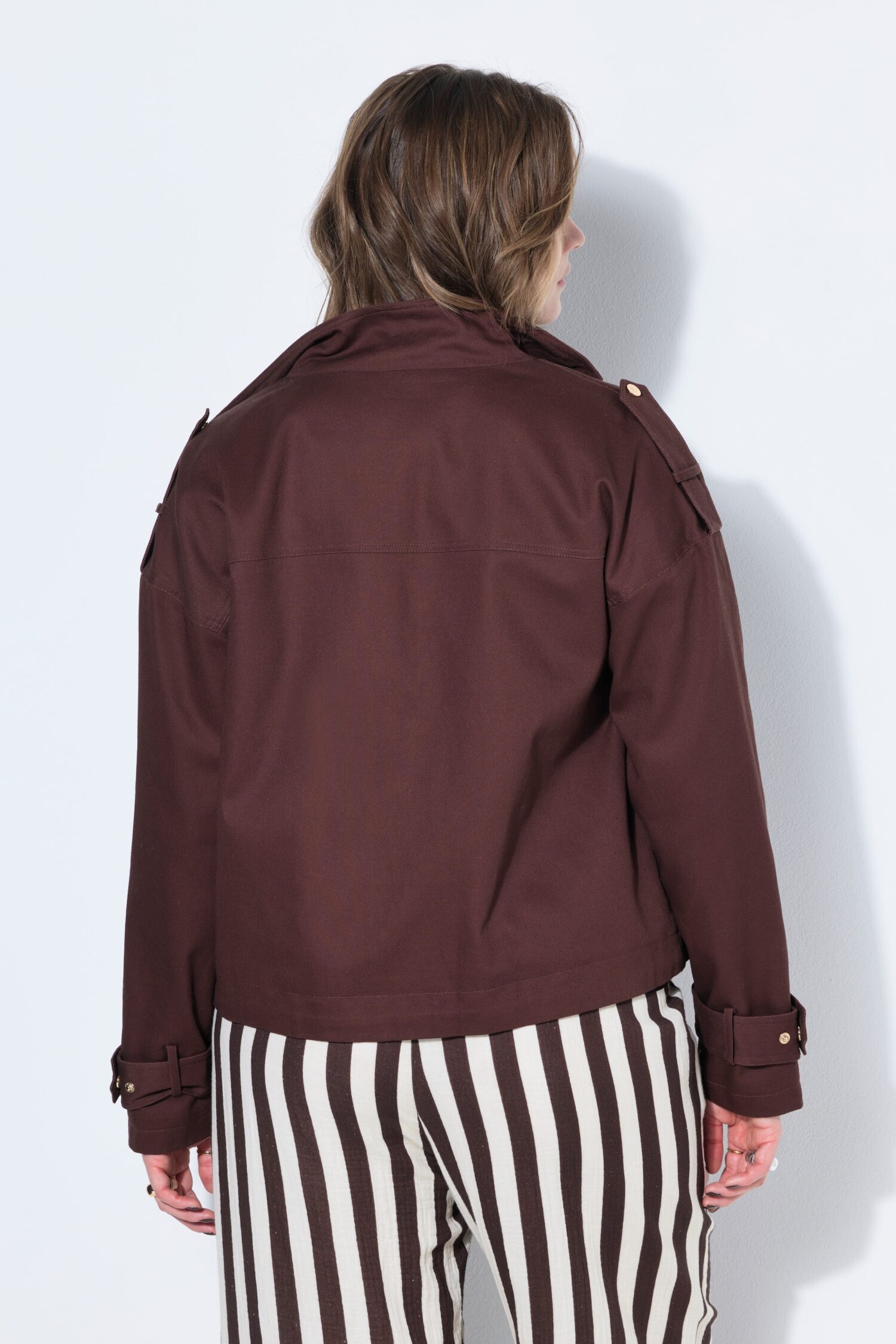 Μπουφάν oversized σε boxy fit με τσέπες