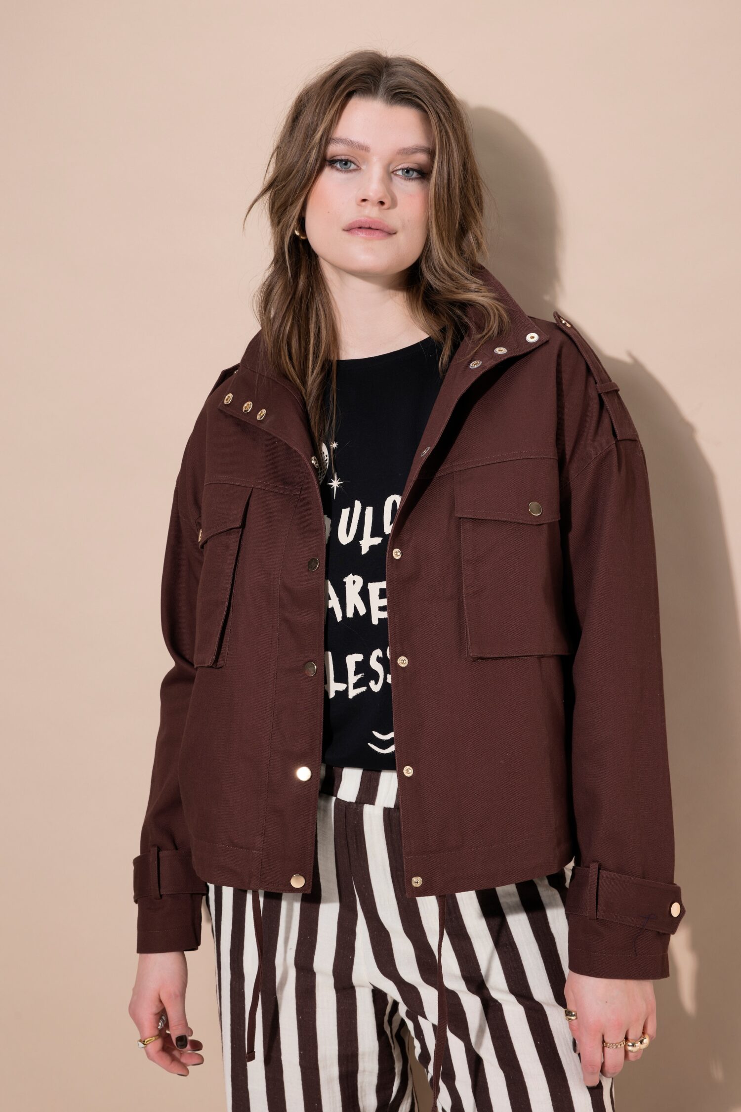 Μπουφάν oversized σε boxy fit με τσέπες