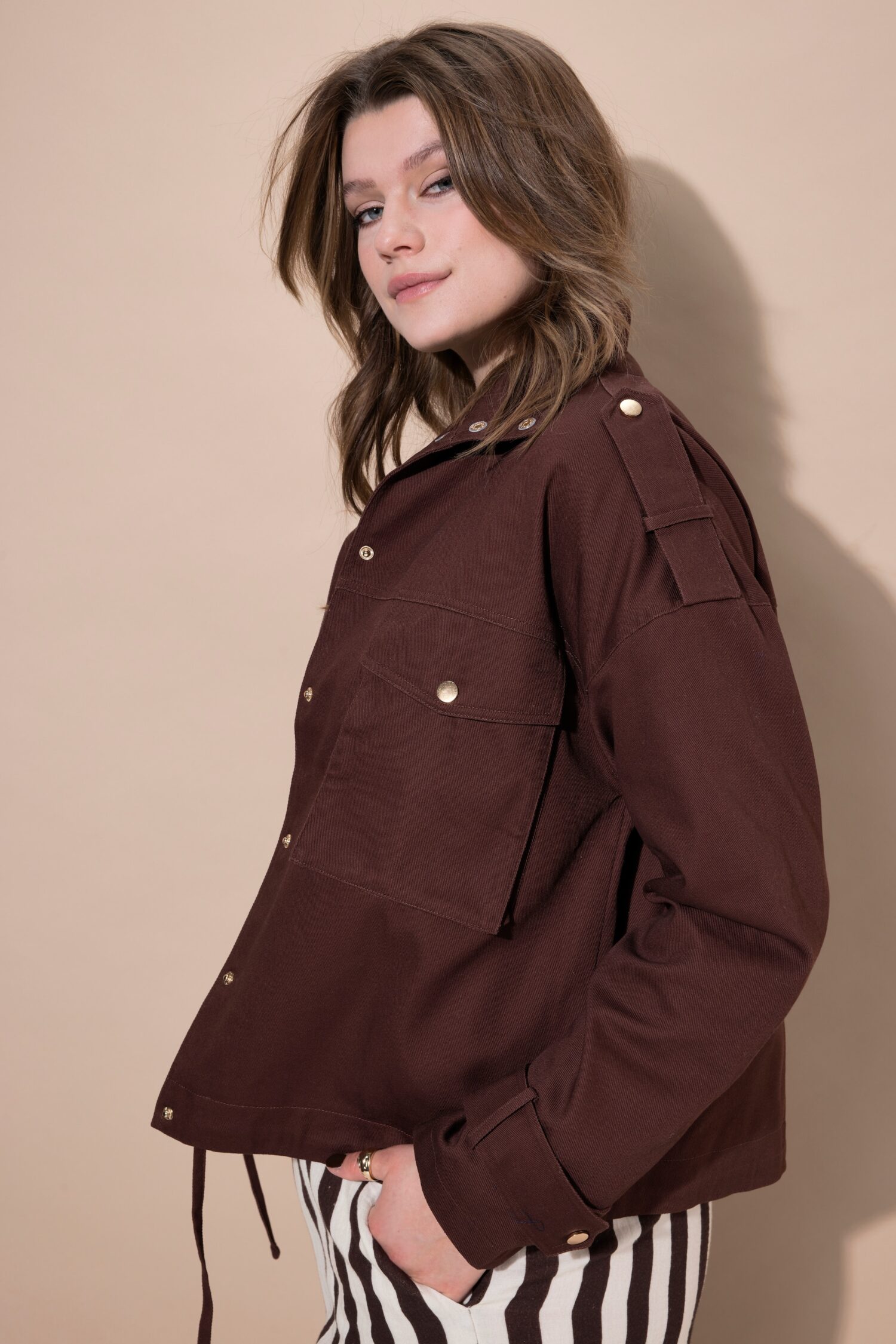 Μπουφάν oversized σε boxy fit με τσέπες