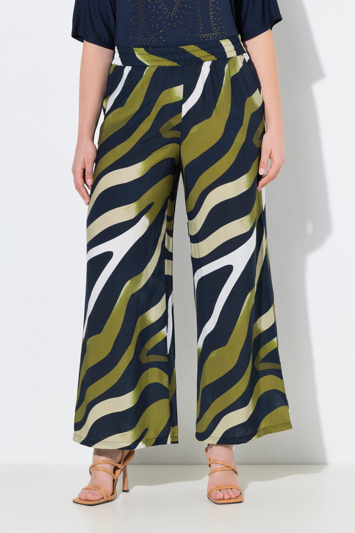Παντελόνα με animal print και φαρδύ τελείωμα