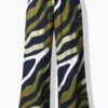 Παντελόνα με animal print και φαρδύ τελείωμα