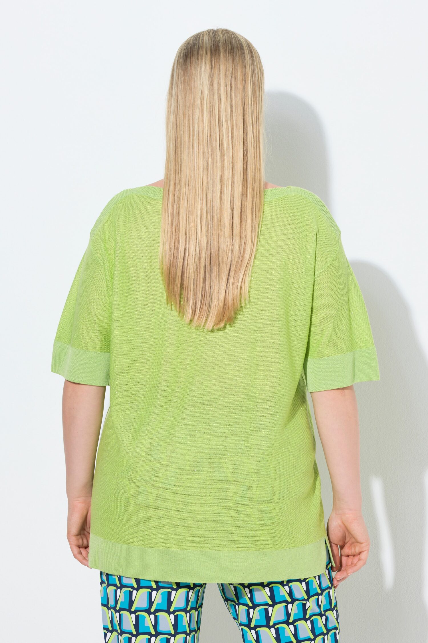 Πουλόβερ oversized από απαλή, λεπτή πλέξη με διακριτικά στρας