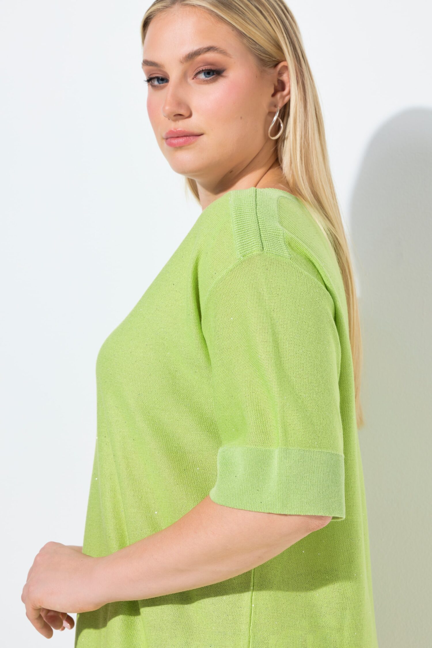 Πουλόβερ oversized από απαλή, λεπτή πλέξη με διακριτικά στρας