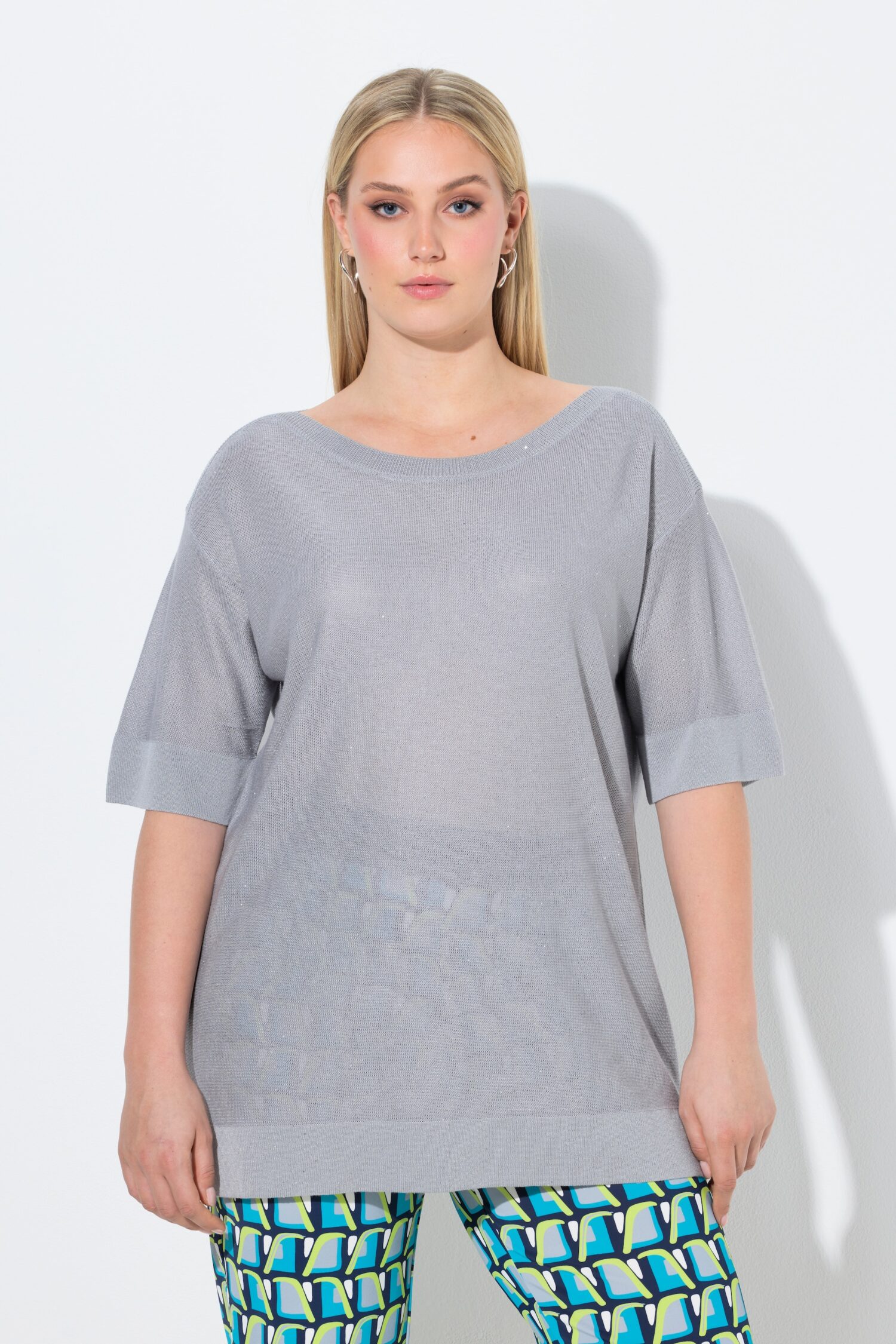 Πουλόβερ oversized από απαλή, λεπτή πλέξη με διακριτικά στρας