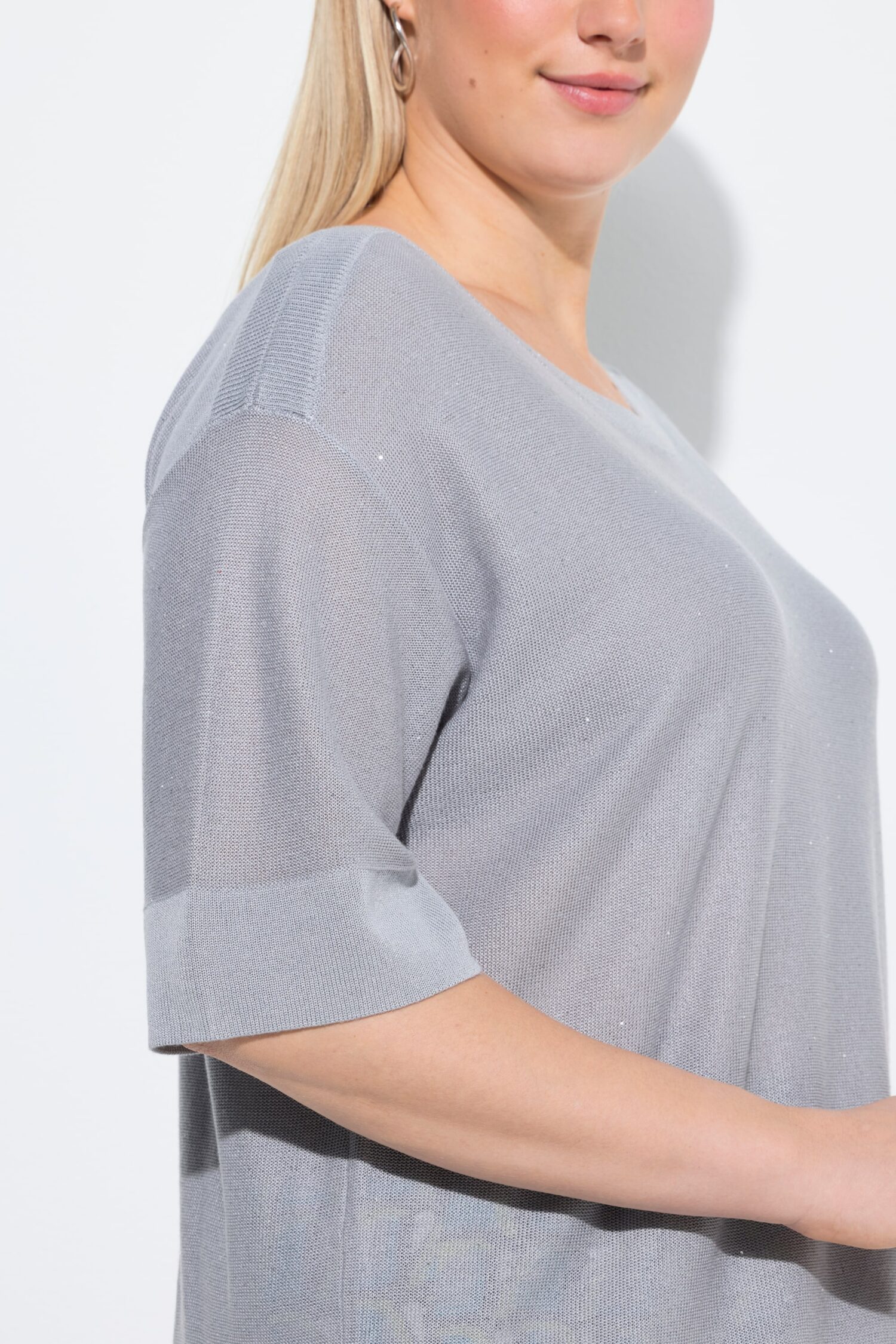 Πουλόβερ oversized από απαλή, λεπτή πλέξη με διακριτικά στρας