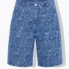 Τζιν σορτς με snake print και τσέπες