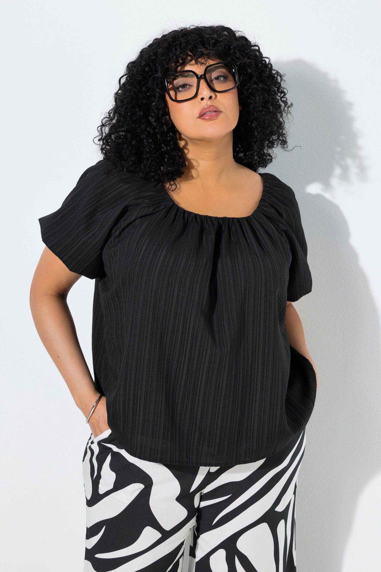 Μπλούζα κοντομάνικη oversized με αδιαφανή επένδυση