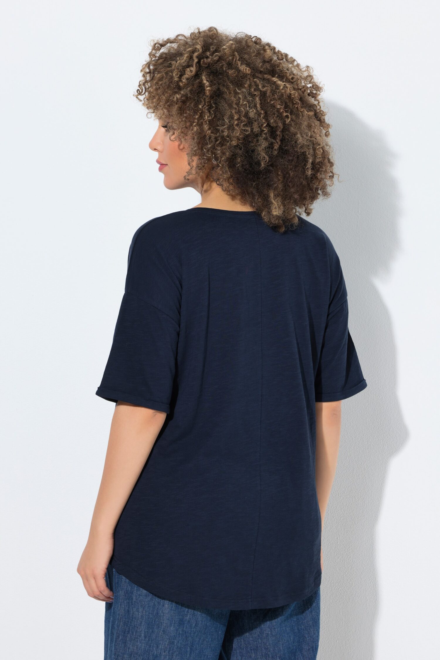 Μπλούζα oversized με στρογγυλή λαιμόκοψη και κοντά μανίκια