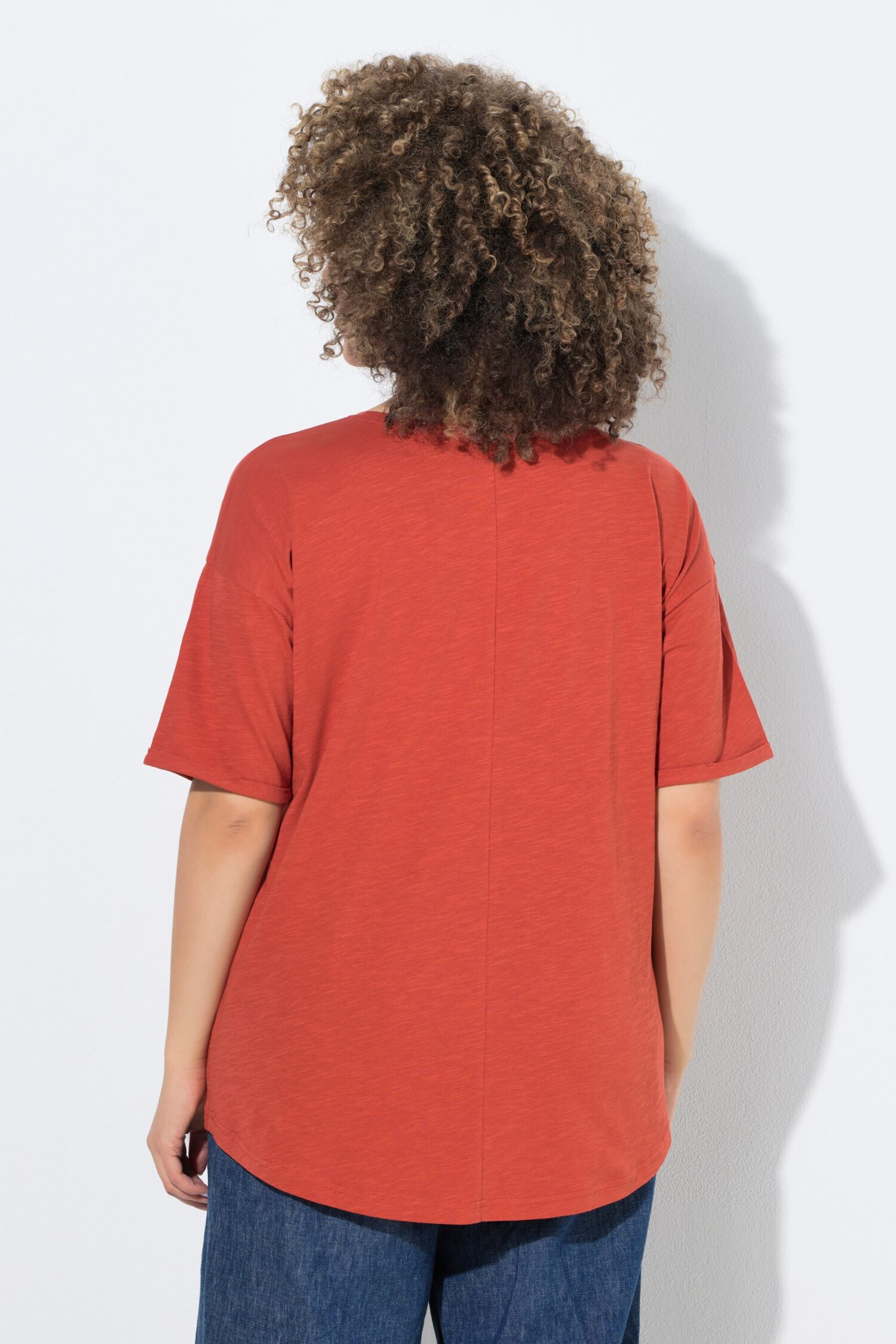 Μπλούζα oversized με στρογγυλή λαιμόκοψη και κοντά μανίκια
