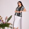 Μπλούζα ριγέ oversized με στρας και στρογγυλή λαιμόκοψη